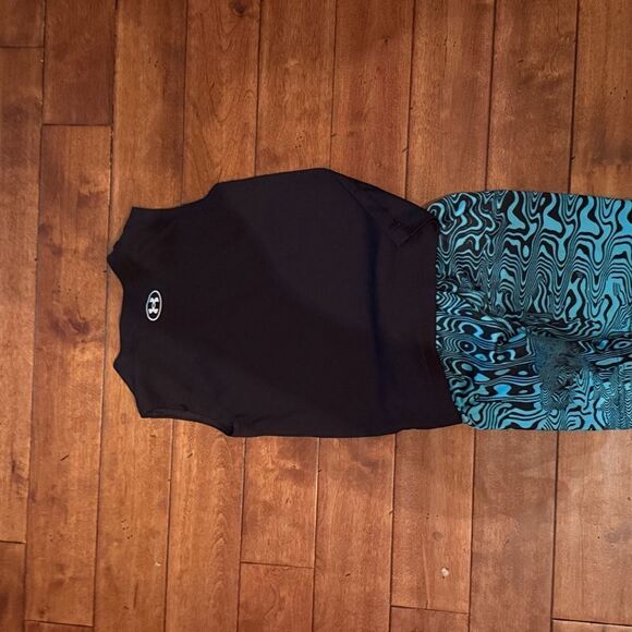 Under Armour Black and Teal Active Set - Picture 2 of 6